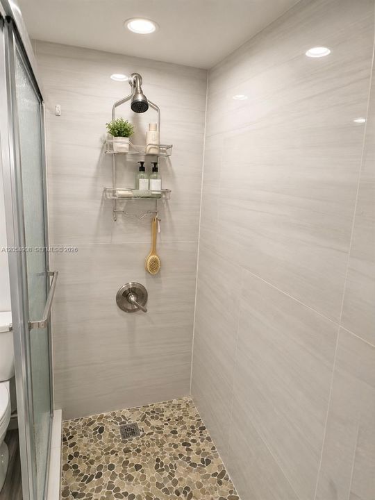 В аренду: $1,600 (1 спален, 1 ванн, 750 Квадратных фут)