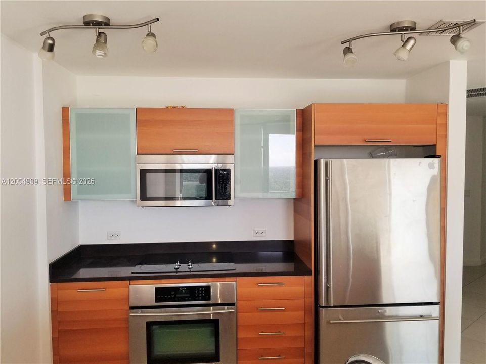 В аренду: $4,200 (2 спален, 2 ванн, 1181 Квадратных фут)
