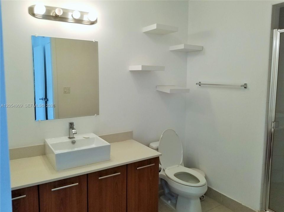 В аренду: $4,200 (2 спален, 2 ванн, 1181 Квадратных фут)