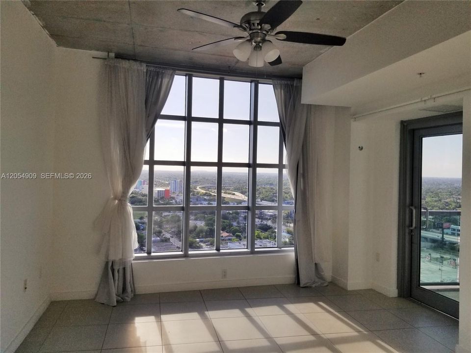 В аренду: $4,200 (2 спален, 2 ванн, 1181 Квадратных фут)