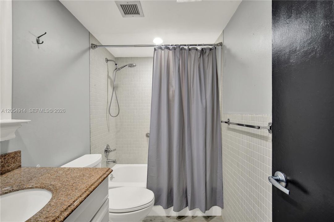 В аренду: $2,500 (2 спален, 2 ванн, 992 Квадратных фут)