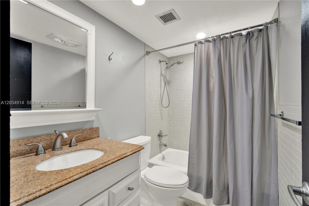 В аренду: $2,500 (2 спален, 2 ванн, 992 Квадратных фут)