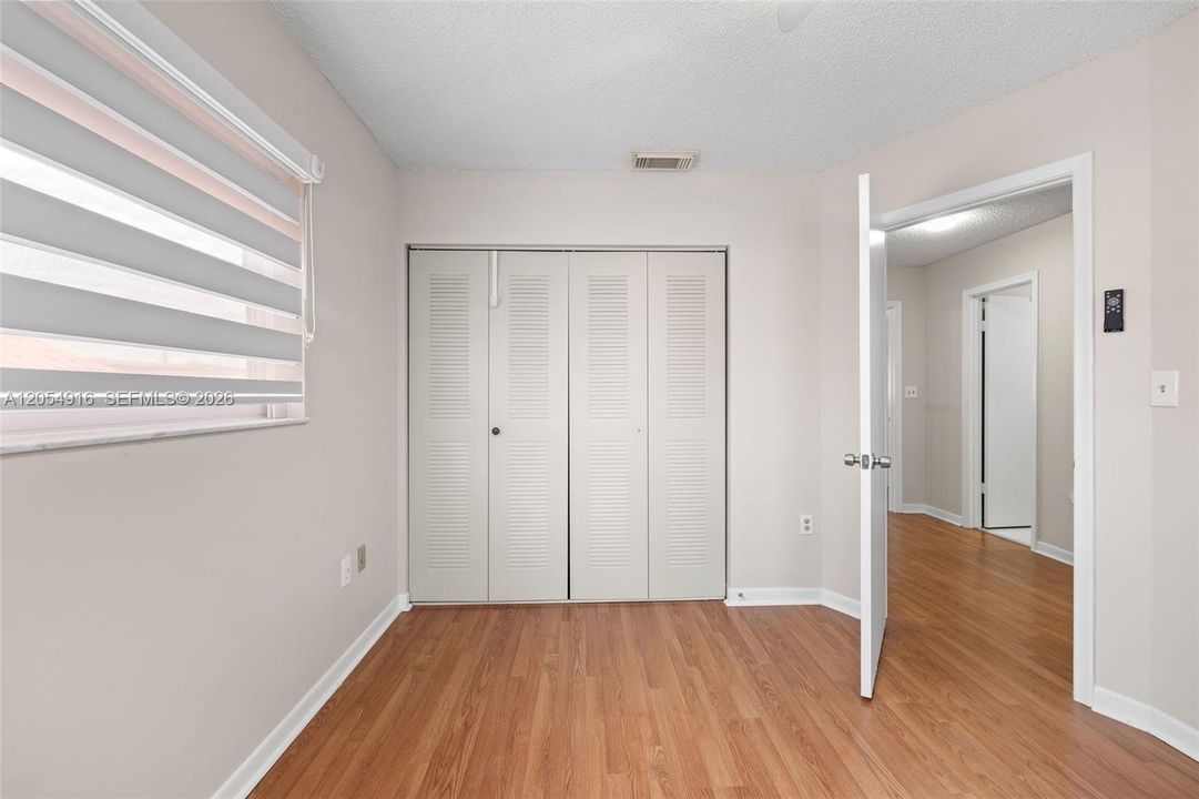 En Venta: $389,800 (4 camas, 3 baños, 1580 Pies cuadrados)