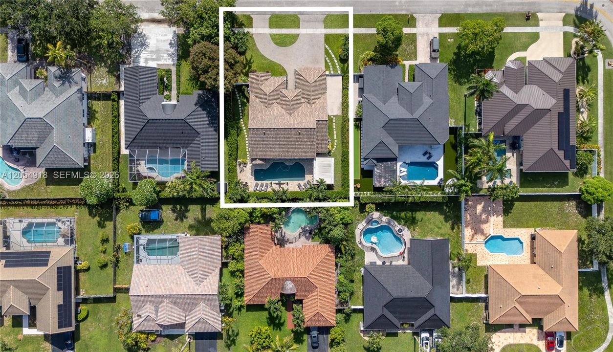 На продажу: $975,000 (4 спален, 2 ванн, 2485 Квадратных фут)