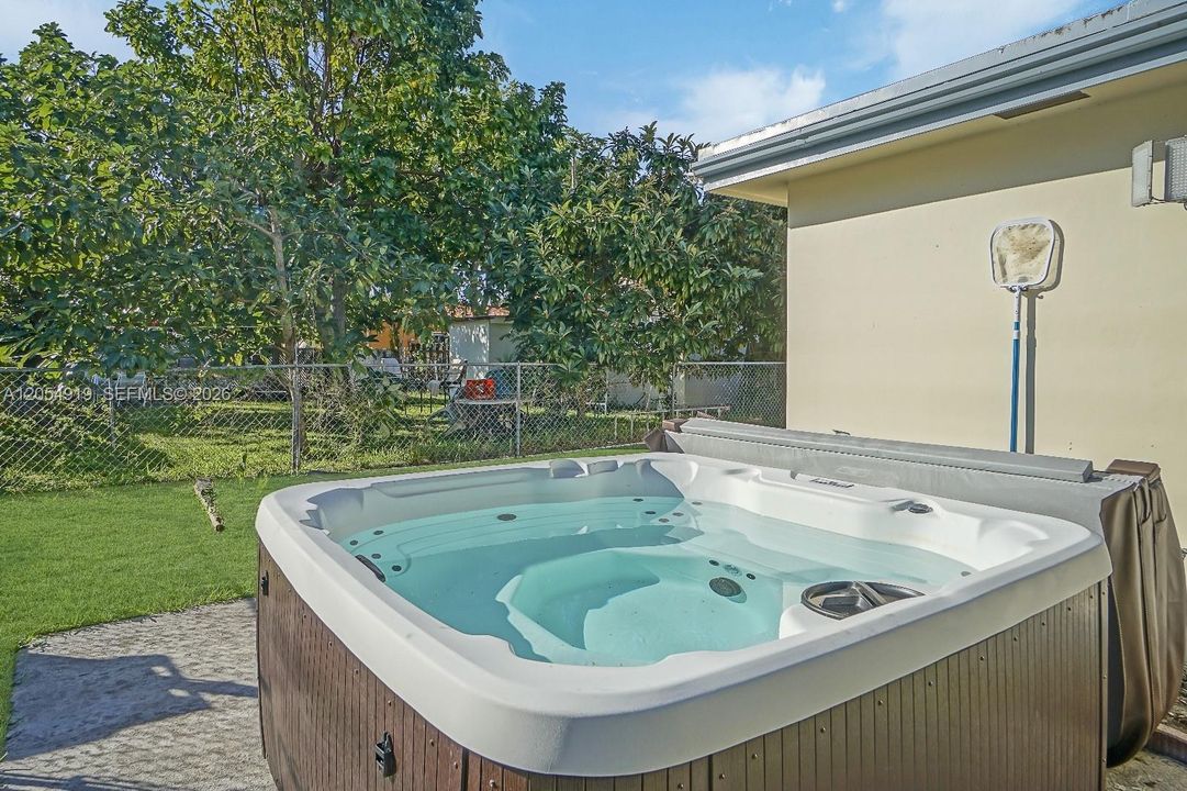 В аренду: $4,200 (3 спален, 2 ванн, 1690 Квадратных фут)