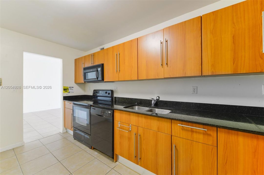 En Venta: $360,000 (1 camas, 1 baños, 911 Pies cuadrados)