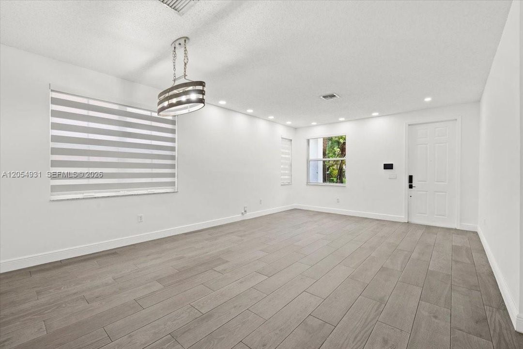 В аренду: $4,850 (4 спален, 2 ванн, 2180 Квадратных фут)