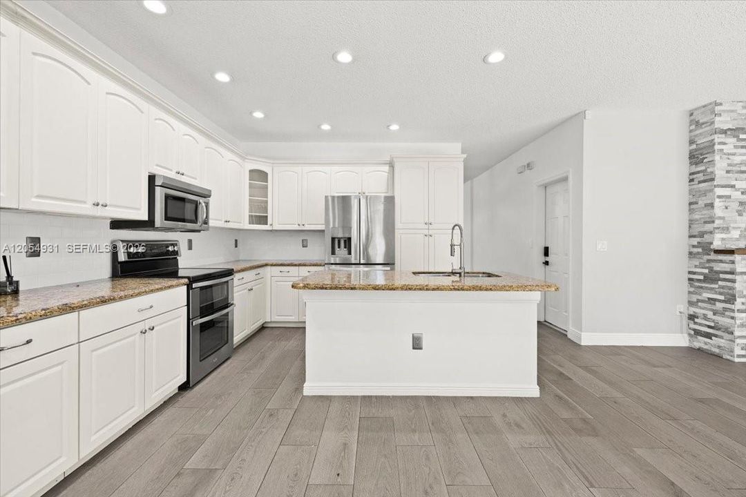 В аренду: $4,850 (4 спален, 2 ванн, 2180 Квадратных фут)