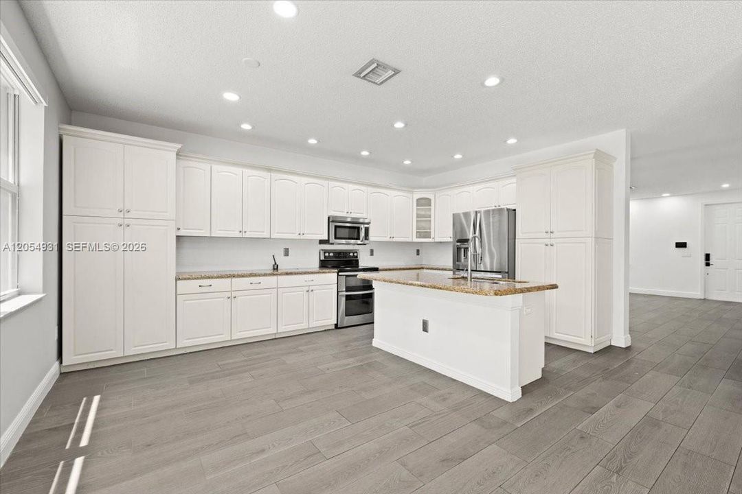 В аренду: $4,850 (4 спален, 2 ванн, 2180 Квадратных фут)