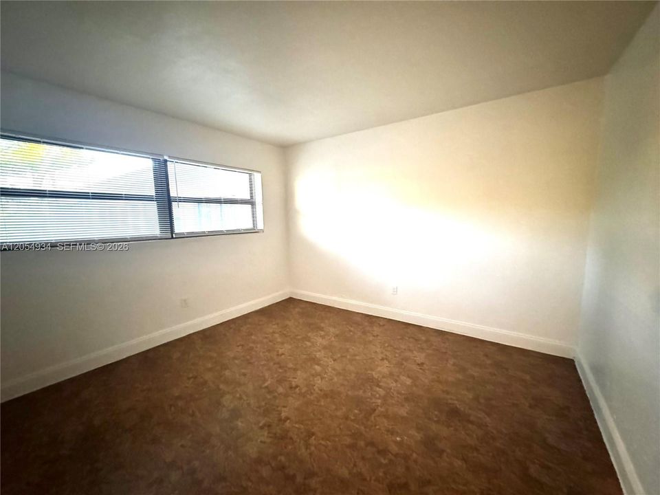 В аренду: $2,050 (2 спален, 1 ванн, 820 Квадратных фут)