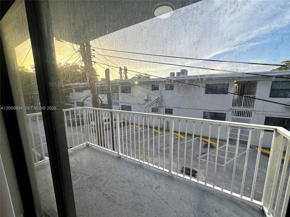 В аренду: $2,050 (2 спален, 1 ванн, 820 Квадратных фут)
