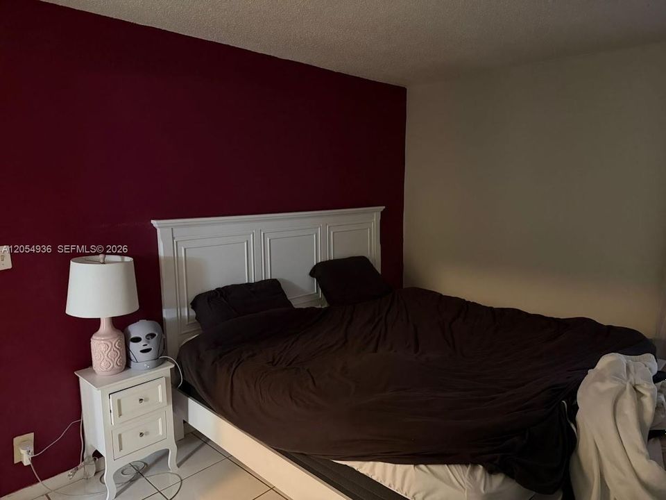 For Rent: $2,000 (2 beds, 2 baths, 880 Square Feet)