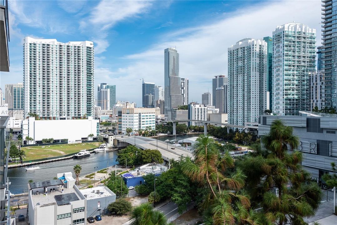 На продажу: $850,000 (2 спален, 2 ванн, 1200 Квадратных фут)