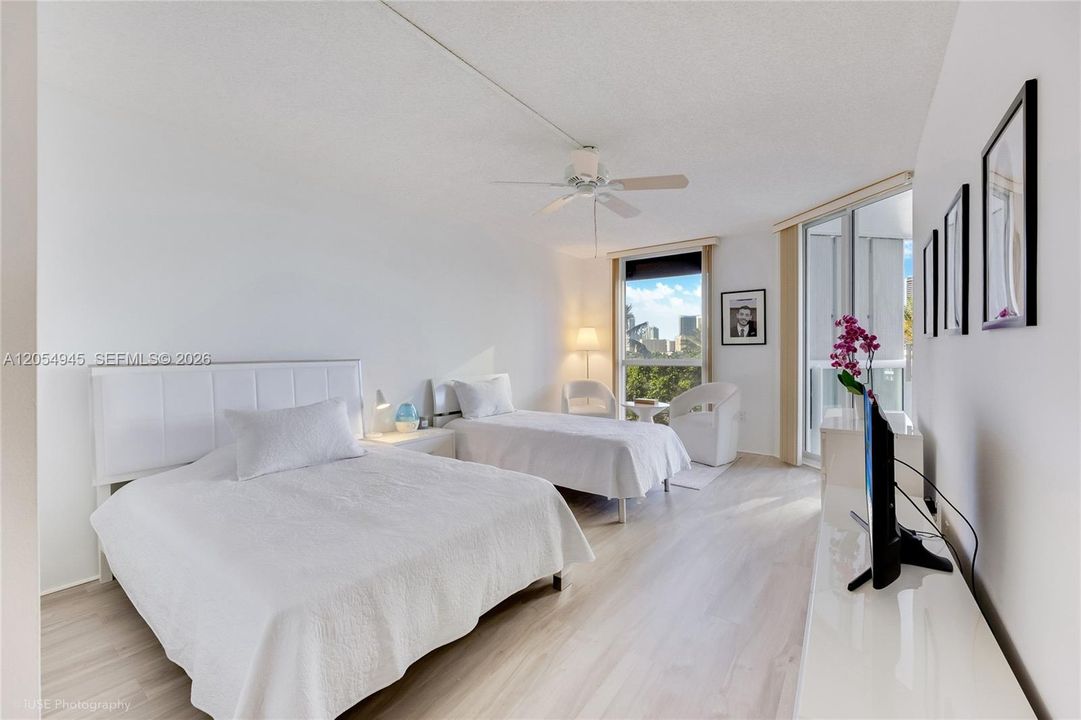 En Venta: $670,000 (3 camas, 2 baños, 1700 Pies cuadrados)