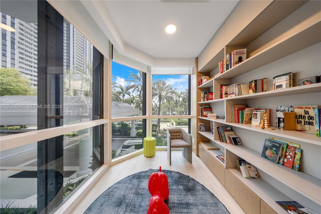 En Venta: $670,000 (3 camas, 2 baños, 1700 Pies cuadrados)