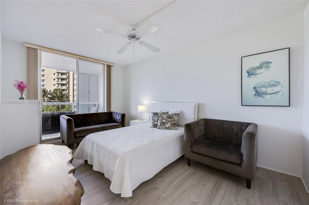 En Venta: $670,000 (3 camas, 2 baños, 1700 Pies cuadrados)
