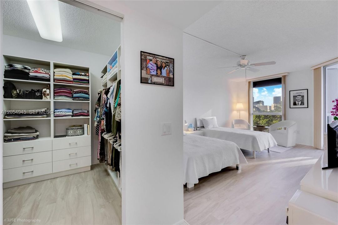 En Venta: $670,000 (3 camas, 2 baños, 1700 Pies cuadrados)