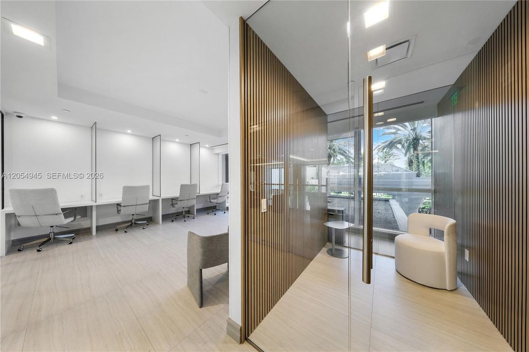 En Venta: $670,000 (3 camas, 2 baños, 1700 Pies cuadrados)