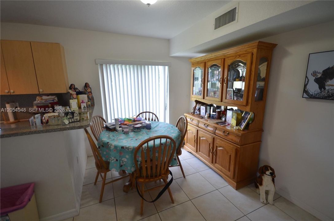 For Sale: $280,000 (3 beds, 2 baths, 1099 Square Feet)