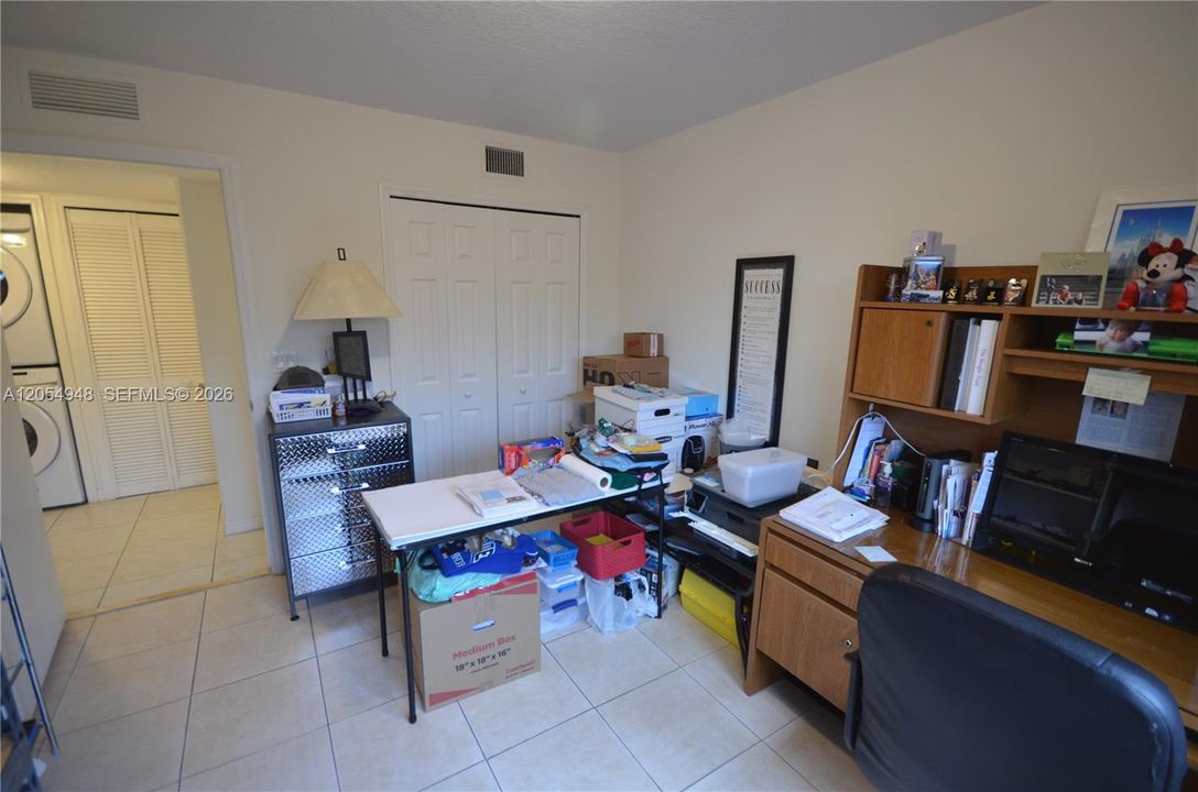 For Sale: $280,000 (3 beds, 2 baths, 1099 Square Feet)