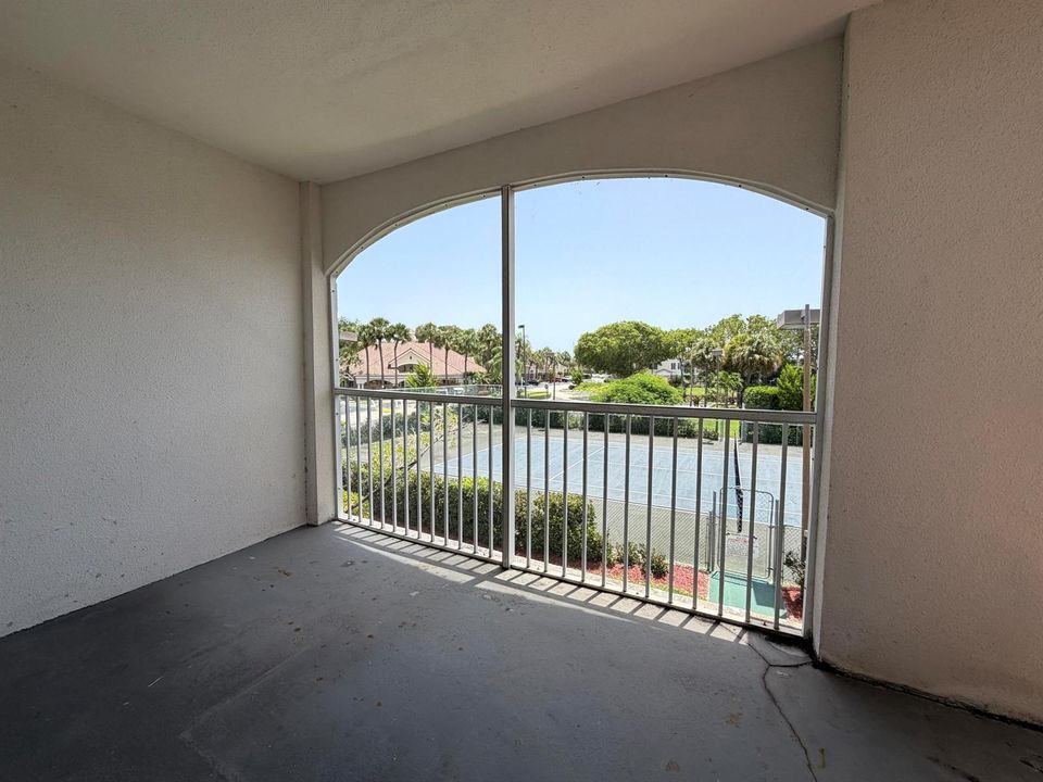 SCREENED IN BALCONY