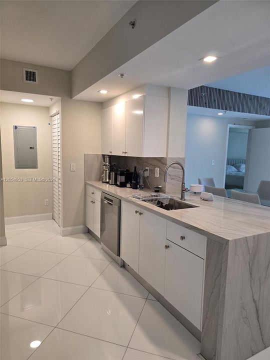 For Rent: $4,375 (2 beds, 2 baths, 1178 Square Feet)