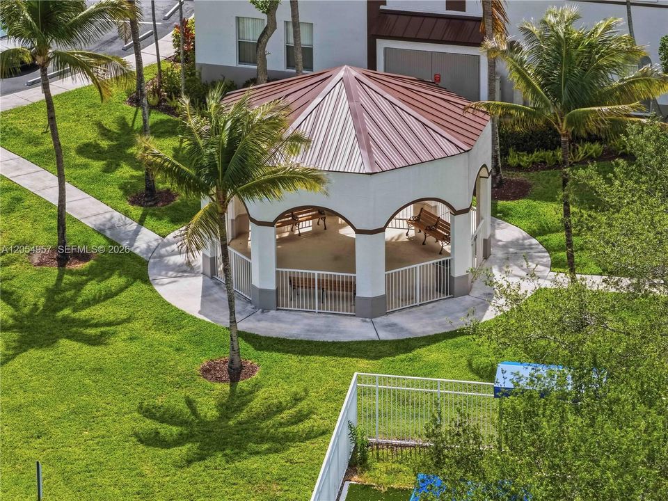 En Venta: $399,000 (2 camas, 2 baños, 1205 Pies cuadrados)