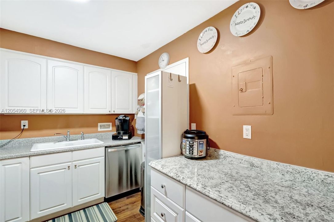 En Venta: $450,000 (2 camas, 2 baños, 1300 Pies cuadrados)