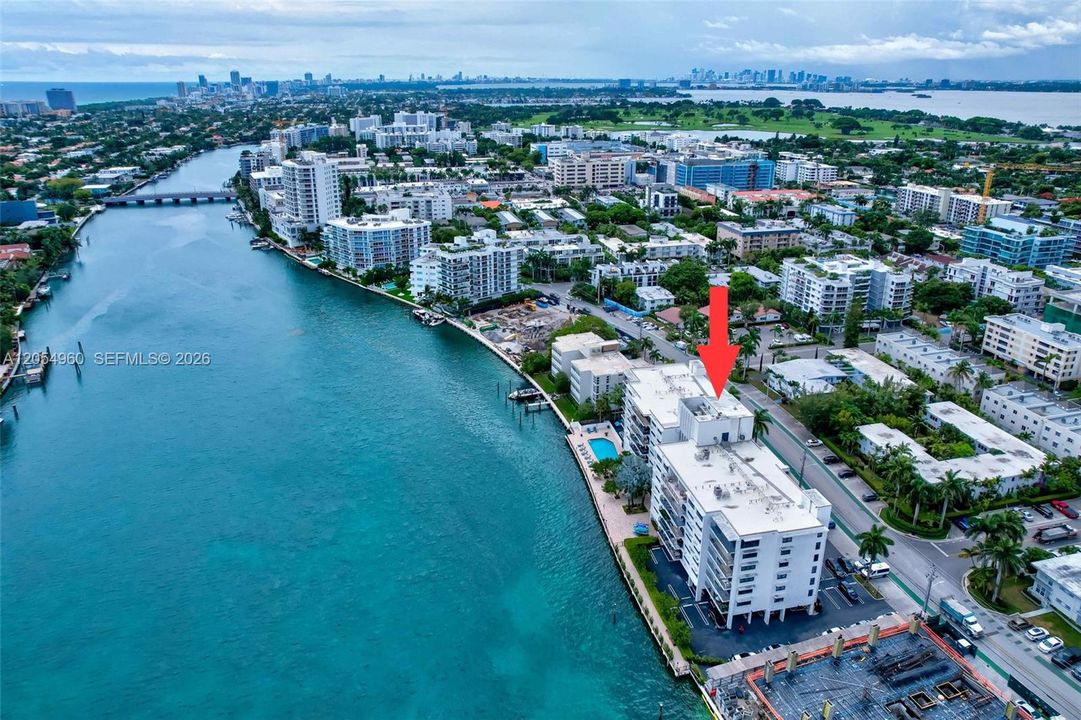 En Venta: $450,000 (2 camas, 2 baños, 1300 Pies cuadrados)