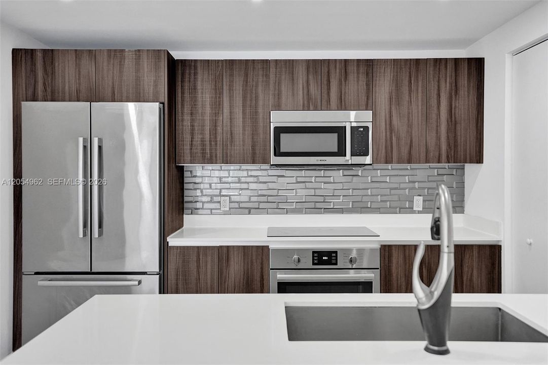 For Rent: $7,500 (3 beds, 3 baths, 1592 Square Feet)