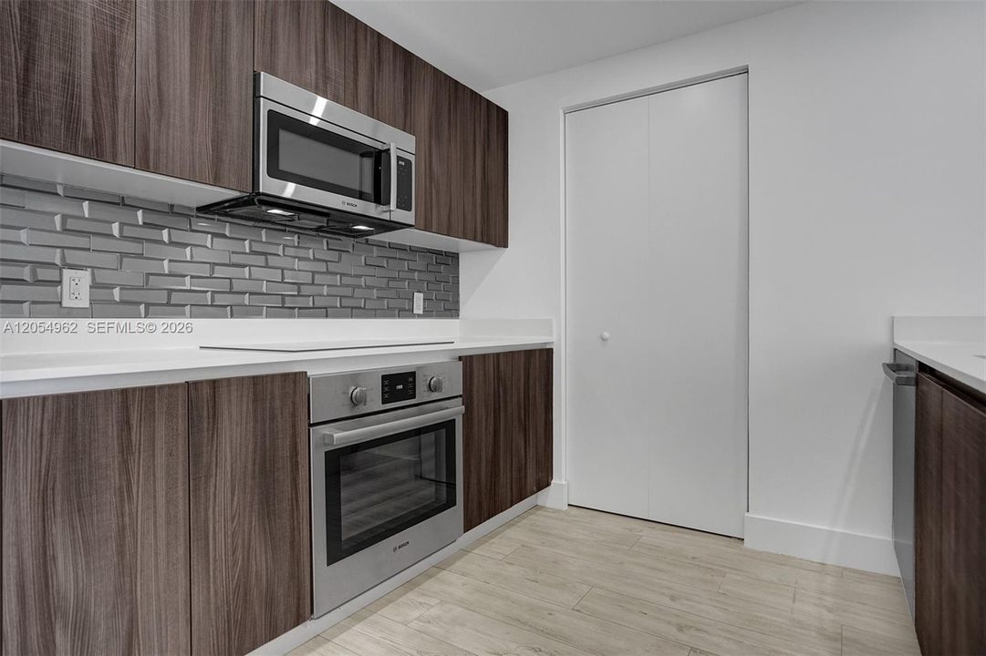 For Rent: $7,500 (3 beds, 3 baths, 1592 Square Feet)