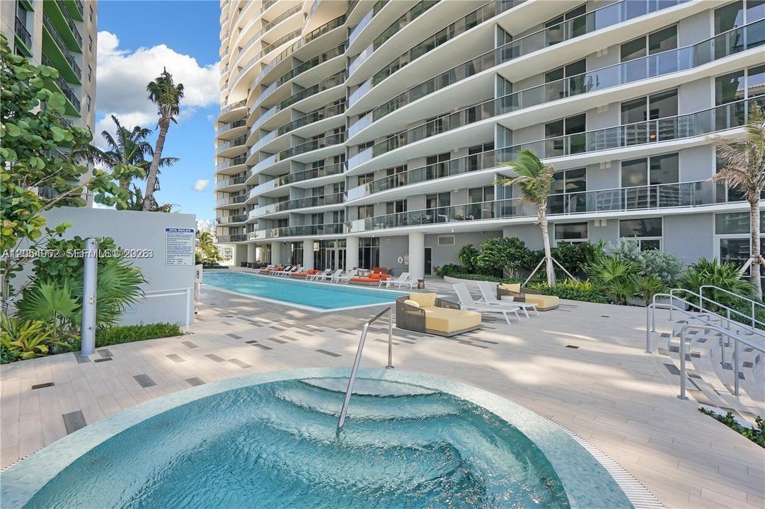For Rent: $7,500 (3 beds, 3 baths, 1592 Square Feet)