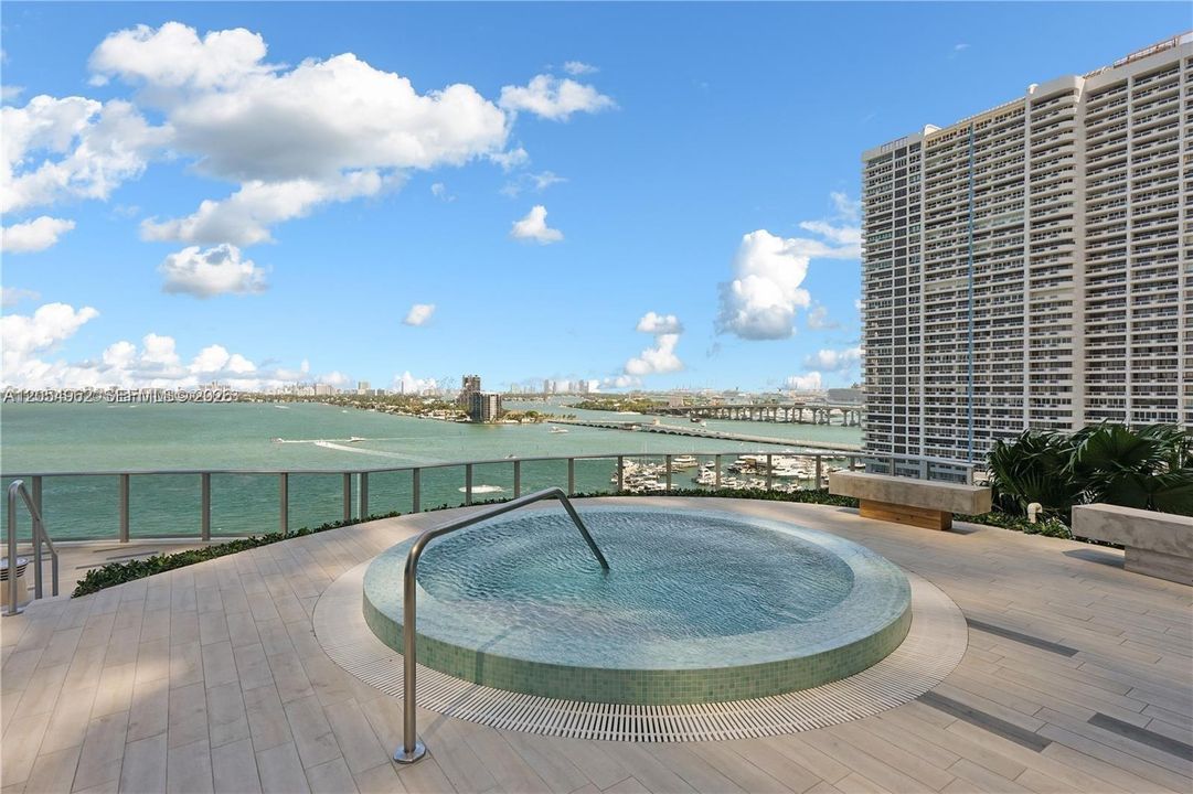 For Rent: $7,500 (3 beds, 3 baths, 1592 Square Feet)