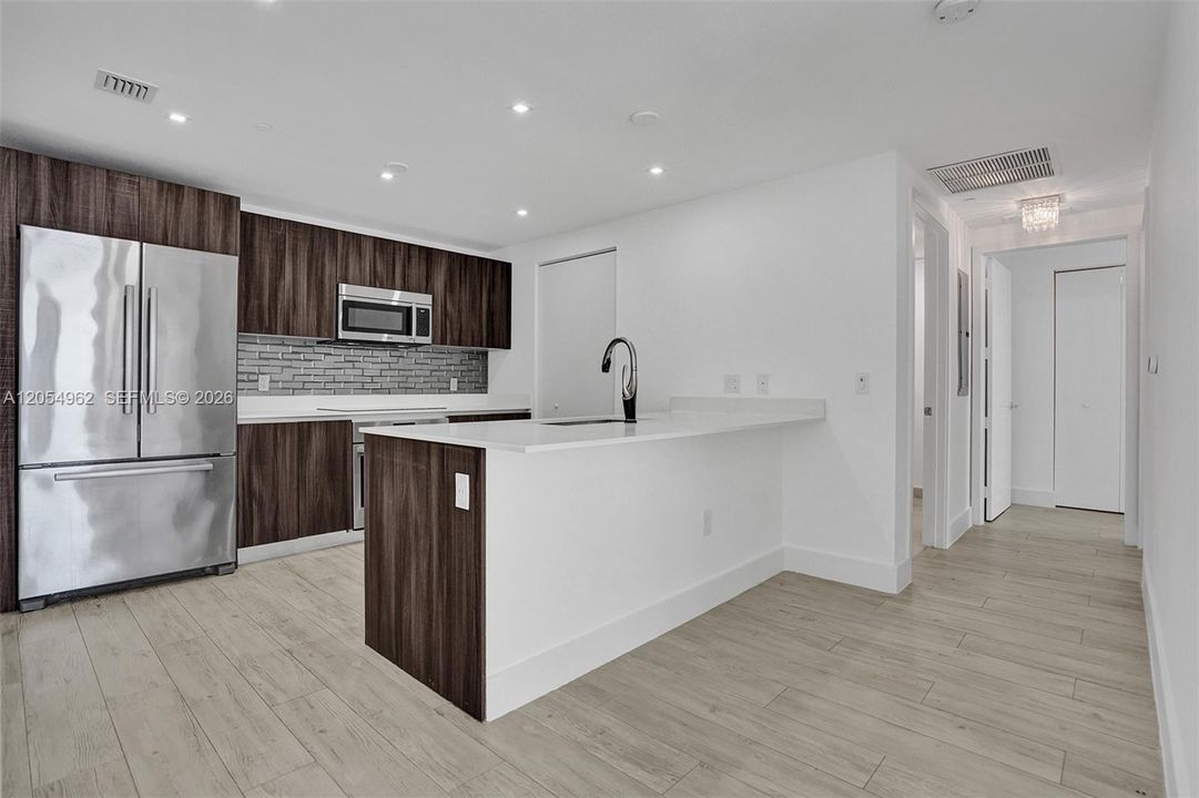 For Rent: $7,500 (3 beds, 3 baths, 1592 Square Feet)