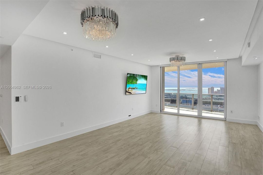 For Rent: $7,500 (3 beds, 3 baths, 1592 Square Feet)