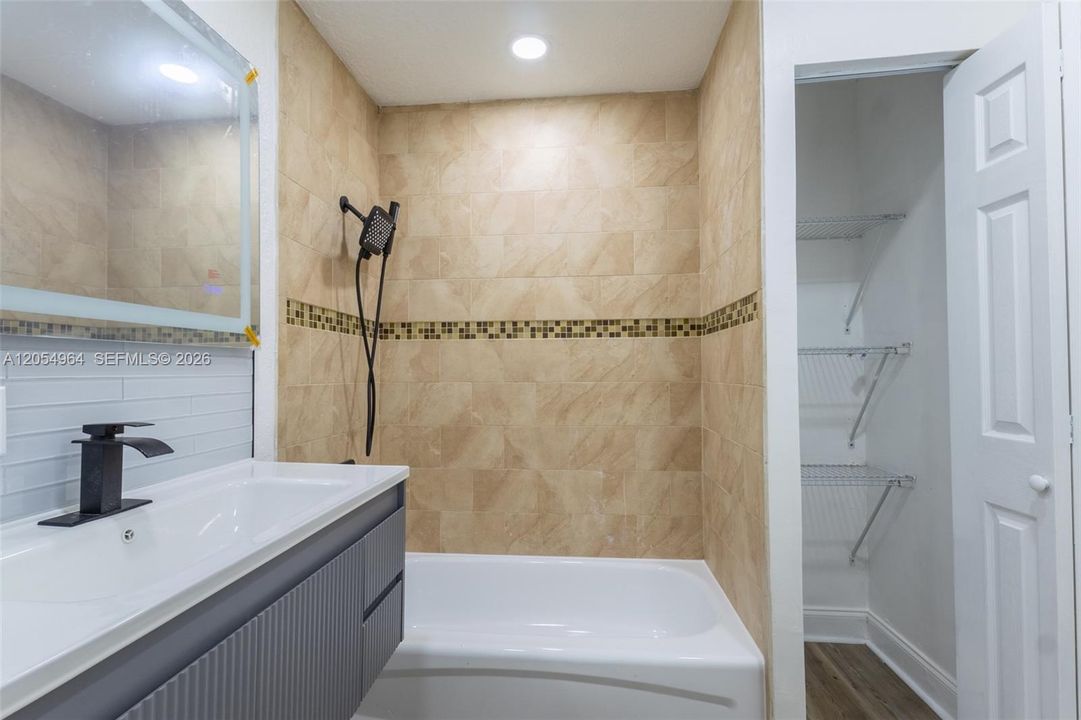 En Renta: $4,500 (3 camas, 2 baños, 1682 Pies cuadrados)