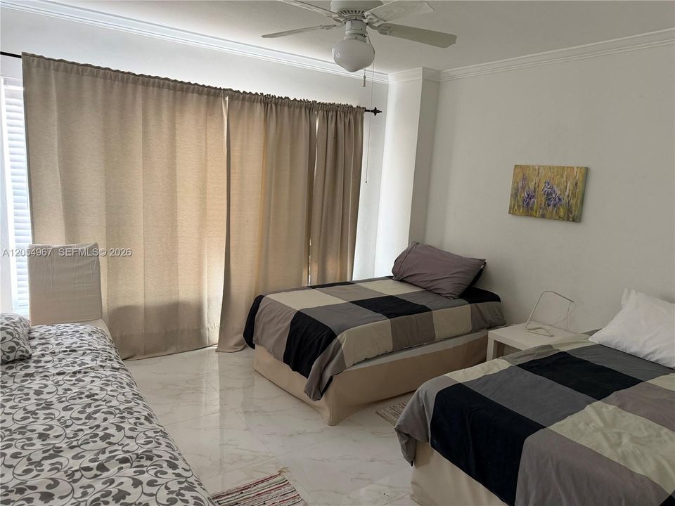 В аренду: $7,800 (3 спален, 2 ванн, 2080 Квадратных фут)