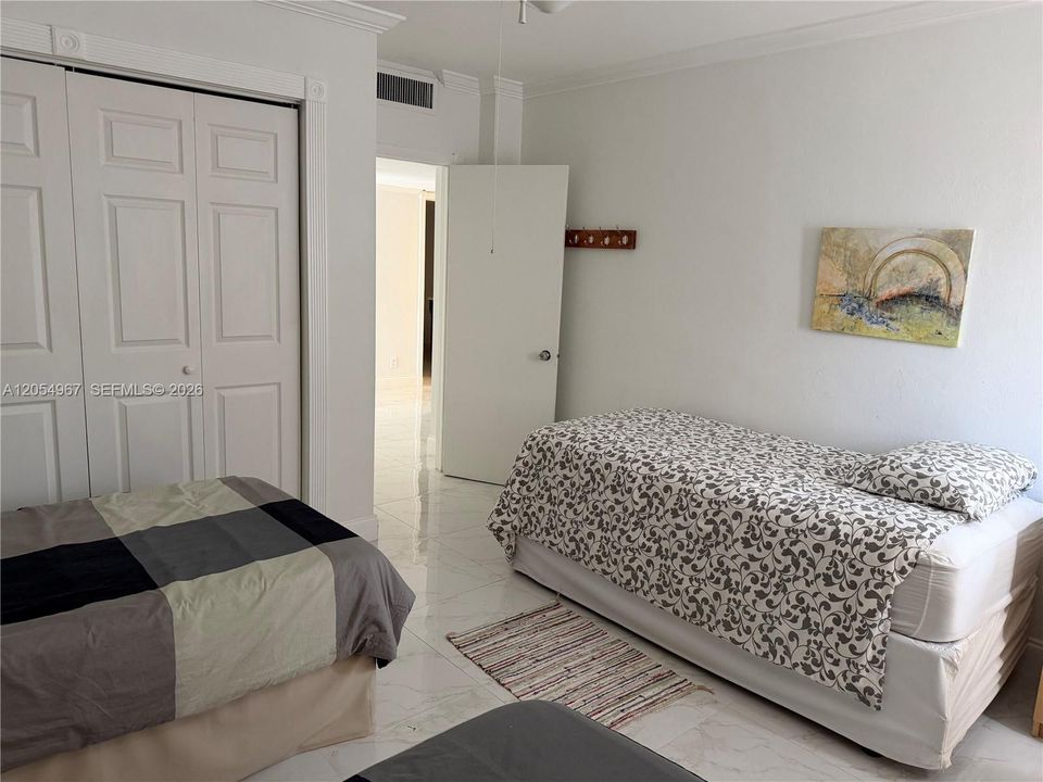 В аренду: $7,800 (3 спален, 2 ванн, 2080 Квадратных фут)