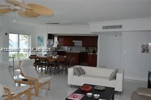 В аренду: $7,800 (3 спален, 2 ванн, 2080 Квадратных фут)