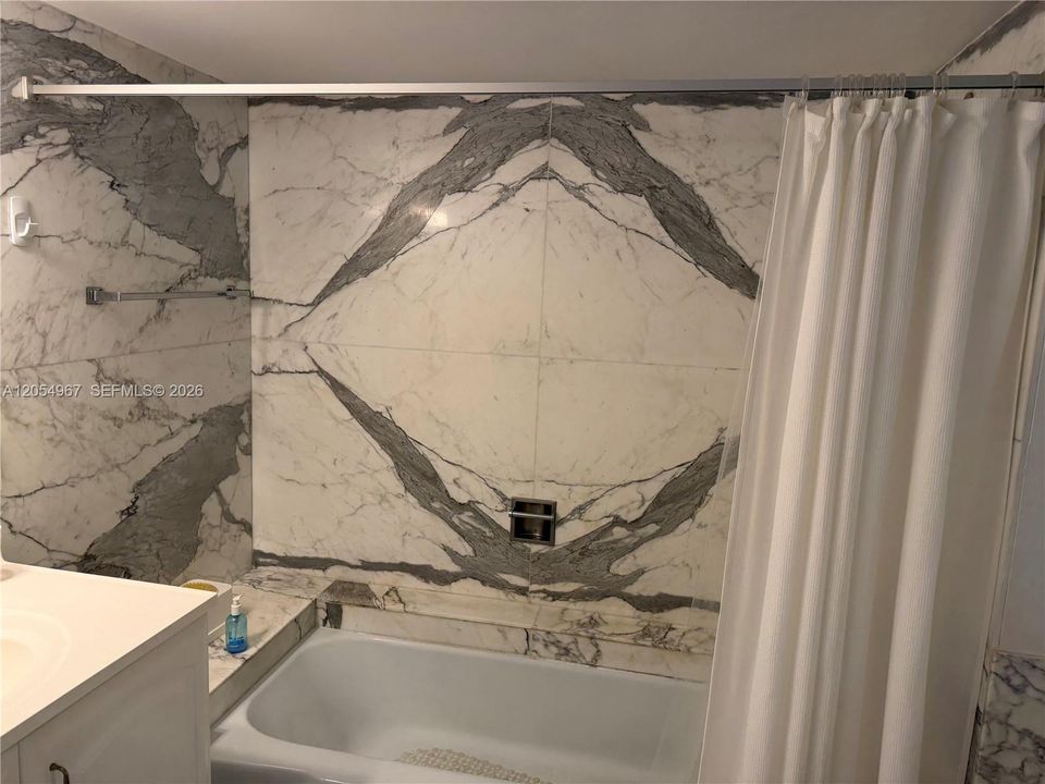 В аренду: $7,800 (3 спален, 2 ванн, 2080 Квадратных фут)