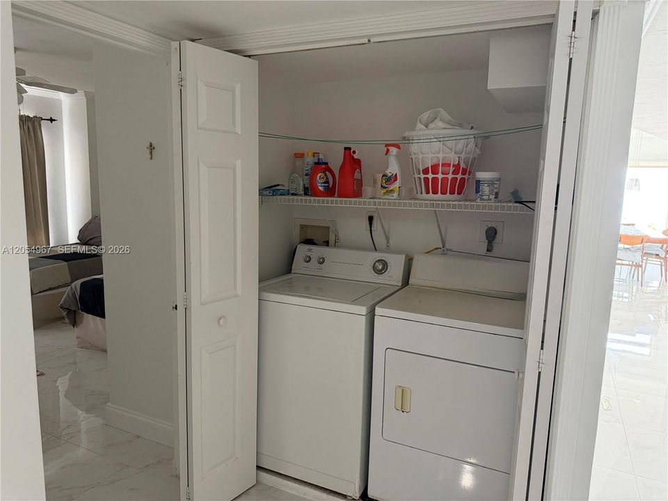 В аренду: $7,800 (3 спален, 2 ванн, 2080 Квадратных фут)