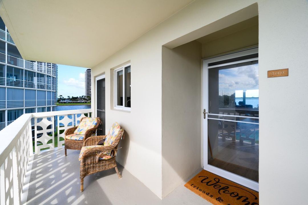 52 Yacht Club Dr Apt 309 North-large-009