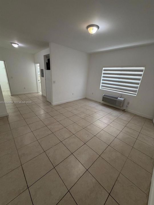 For Rent: $1,600 (1 beds, 1 baths, 6000 Square Feet)
