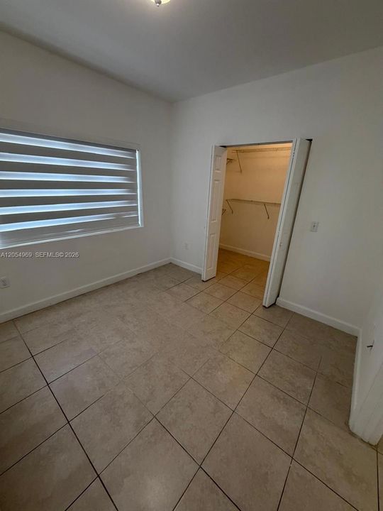 For Rent: $1,600 (1 beds, 1 baths, 6000 Square Feet)