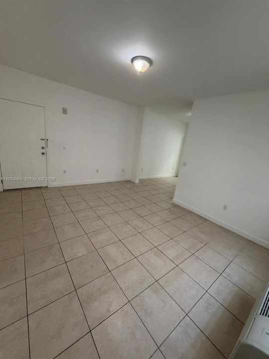 For Rent: $1,600 (1 beds, 1 baths, 6000 Square Feet)