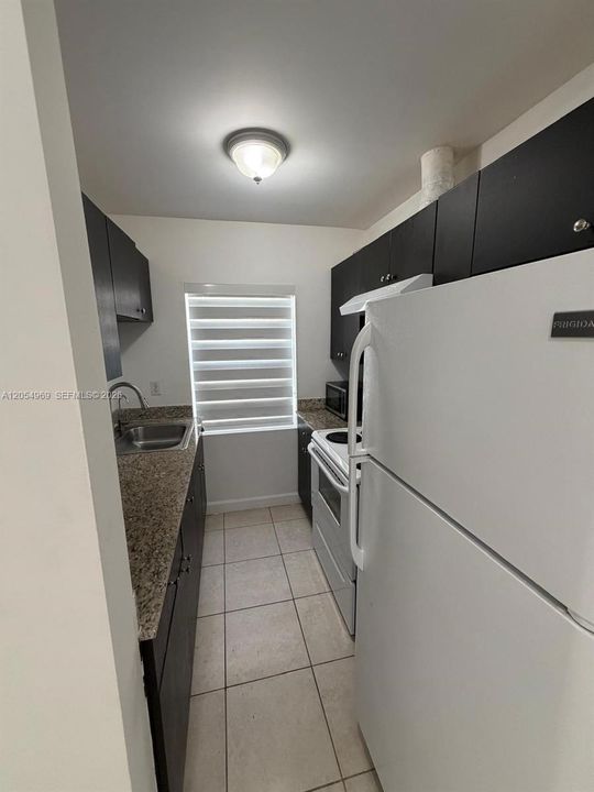 For Rent: $1,600 (1 beds, 1 baths, 6000 Square Feet)