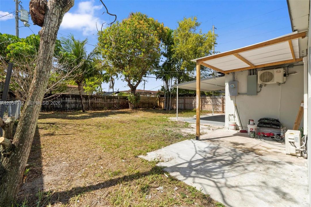 Recently Rented: $2,900 (3 beds, 1 baths, 1478 Square Feet)