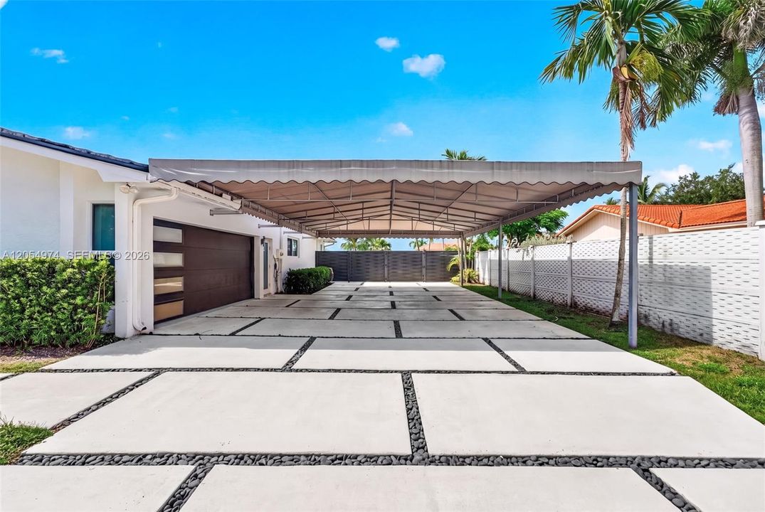 En Venta: $3,200,000 (4 camas, 3 baños, 2663 Pies cuadrados)