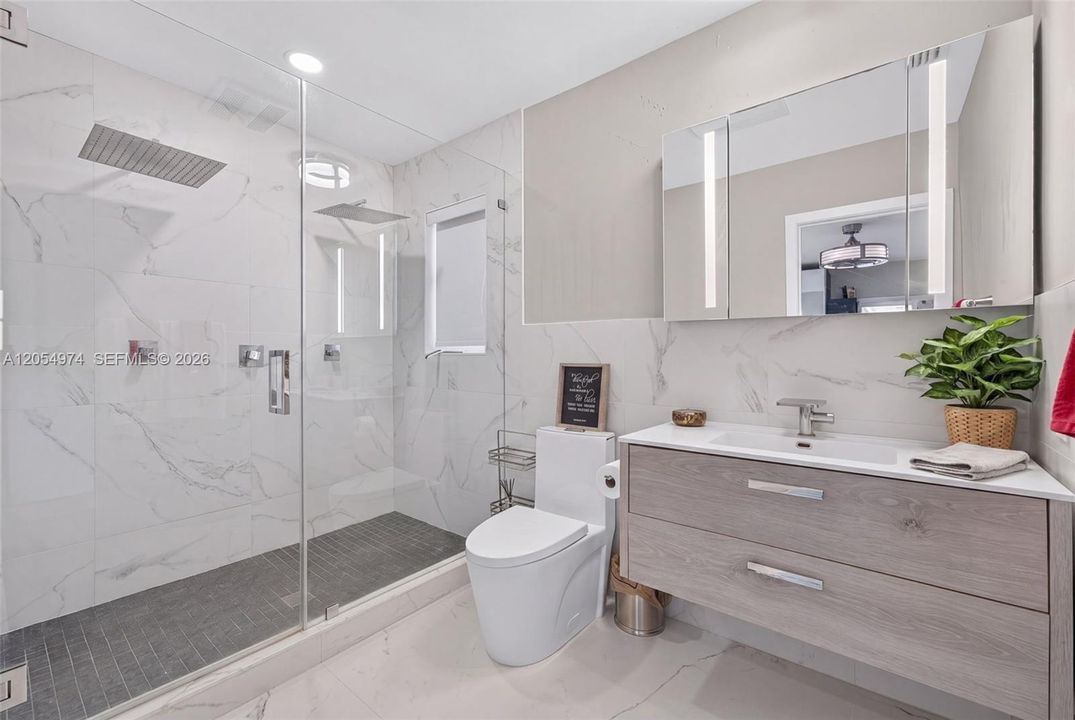 En Venta: $3,200,000 (4 camas, 3 baños, 2663 Pies cuadrados)