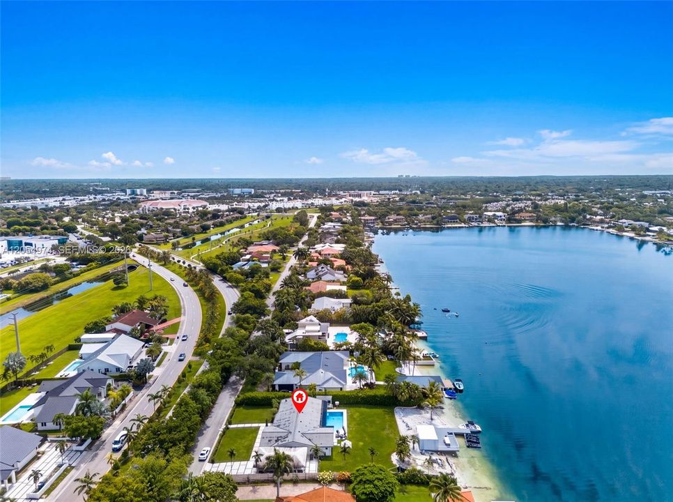 En Venta: $3,200,000 (4 camas, 3 baños, 2663 Pies cuadrados)